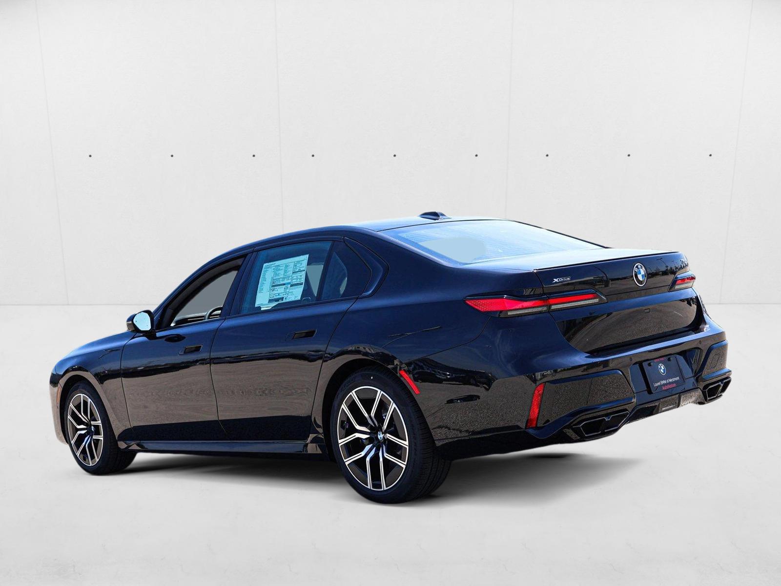 2025 BMW 7 Series 760i - Photo 7