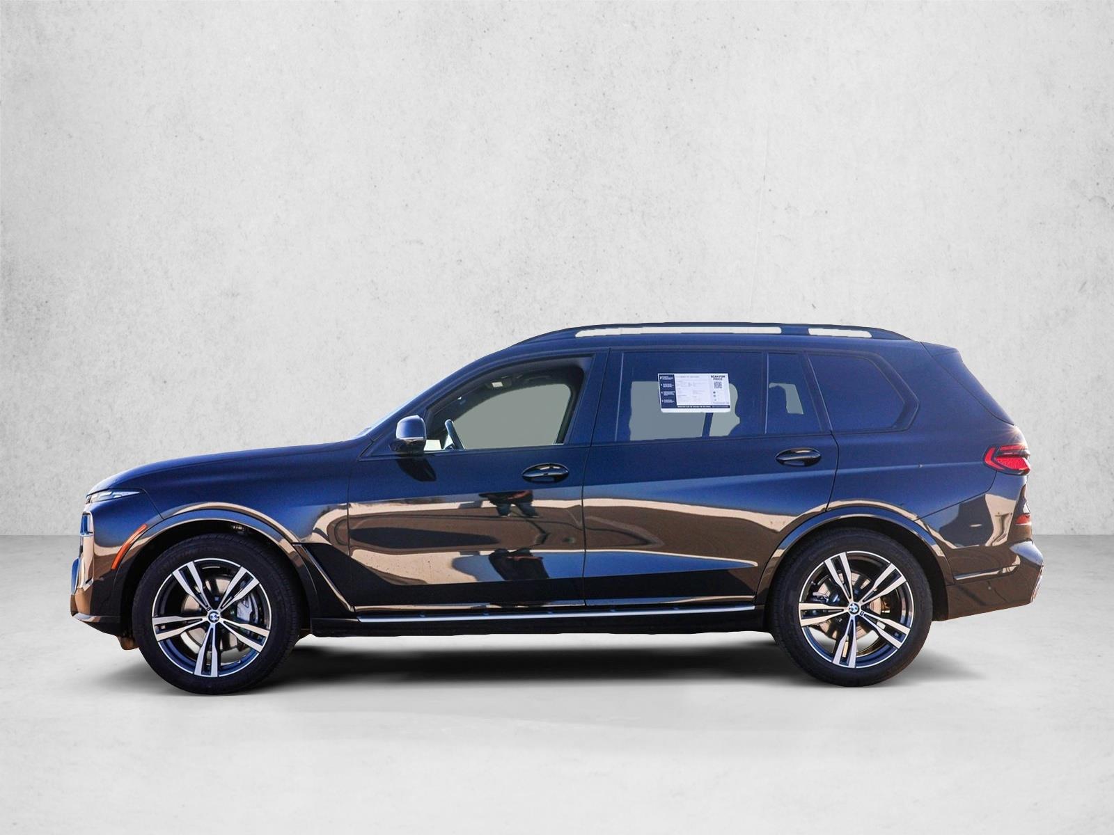 2025 BMW X7 - Image 8