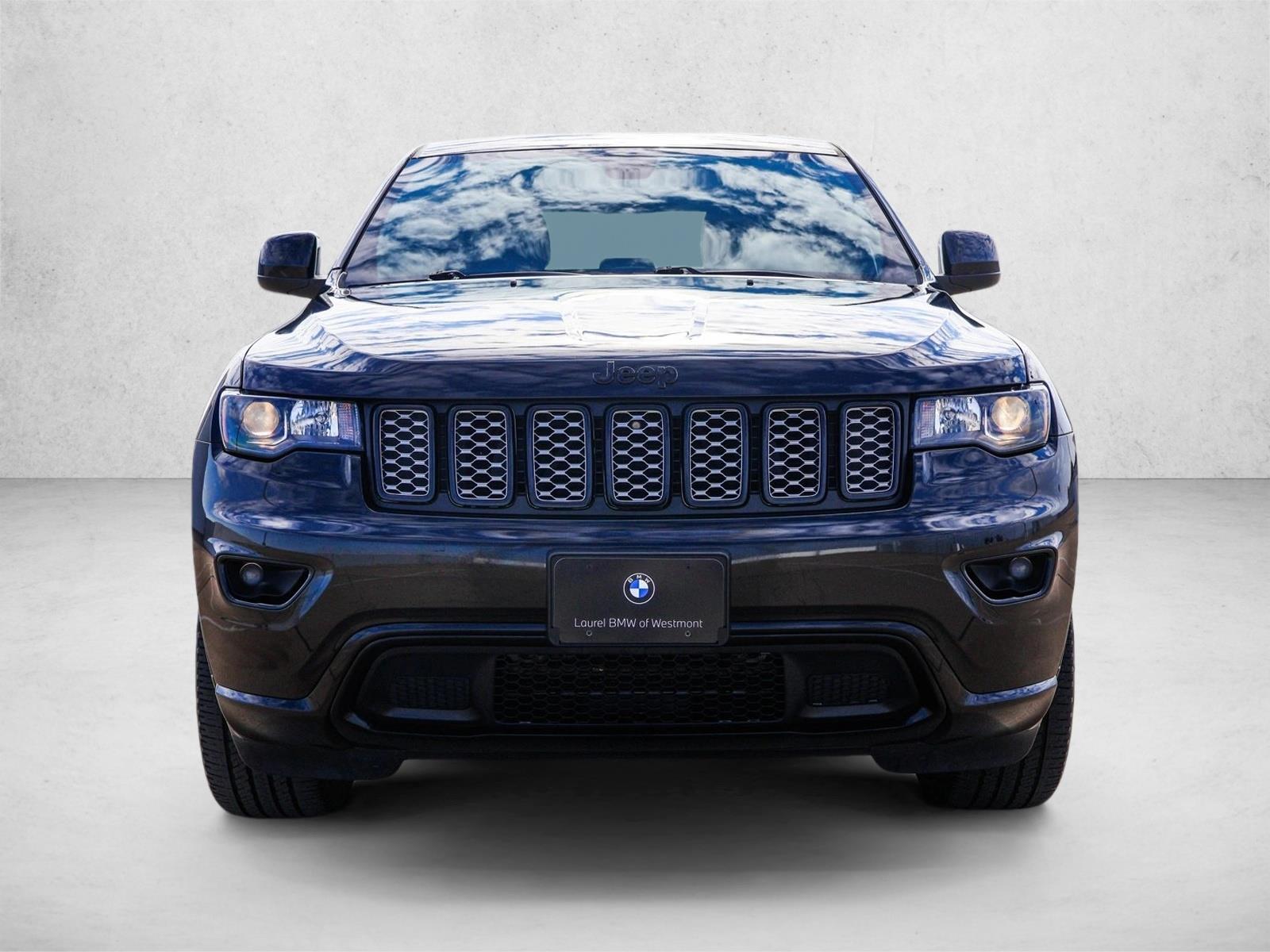 2021 Jeep Grand Cherokee Laredo X photo 2