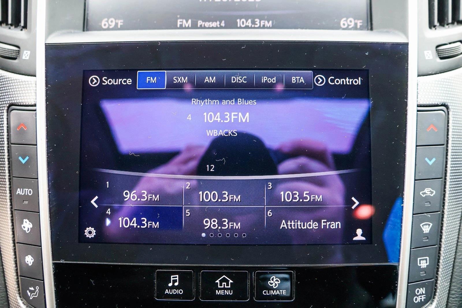 2015 INFINITI Q50 - Image 17