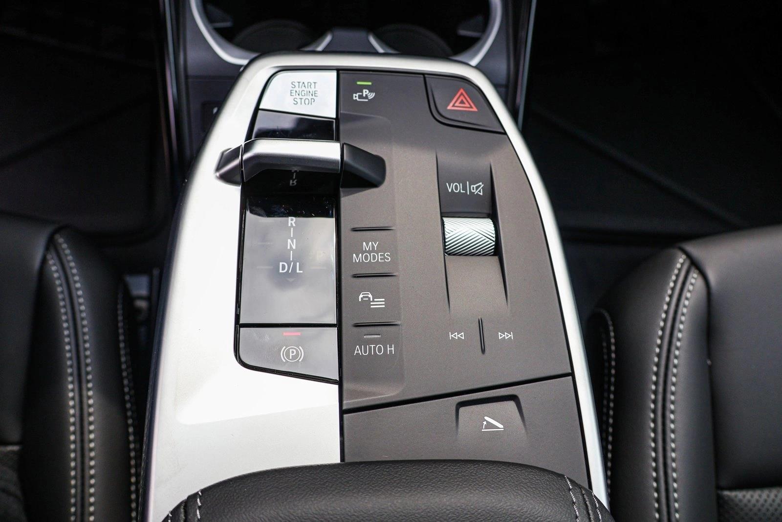 2025 BMW X1 - Image 19