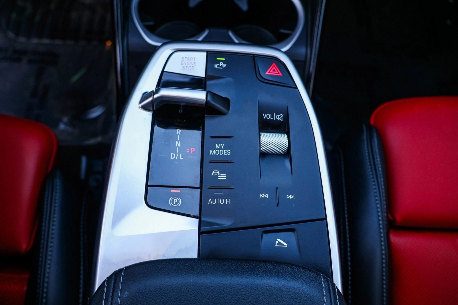 2025 BMW X1 - Image 20