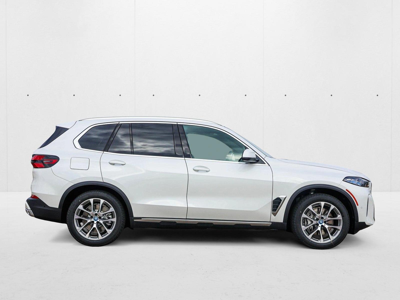 2025 BMW X5 - Image 4