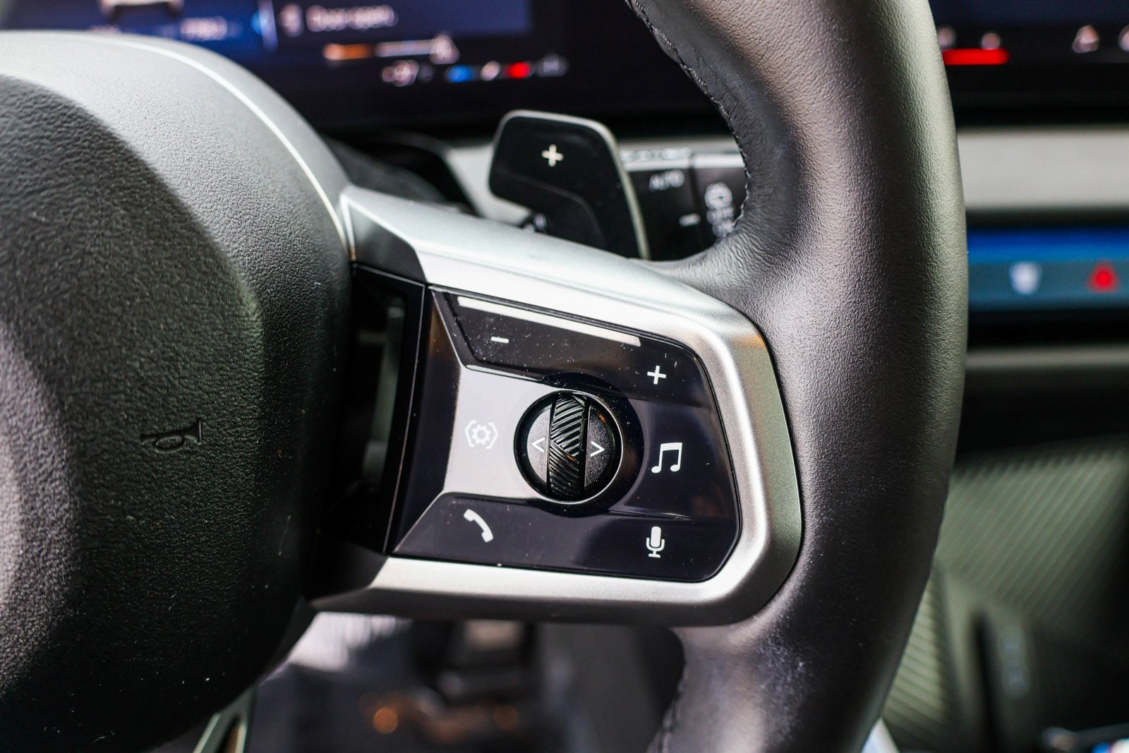 2025 BMW X3 - Image 16