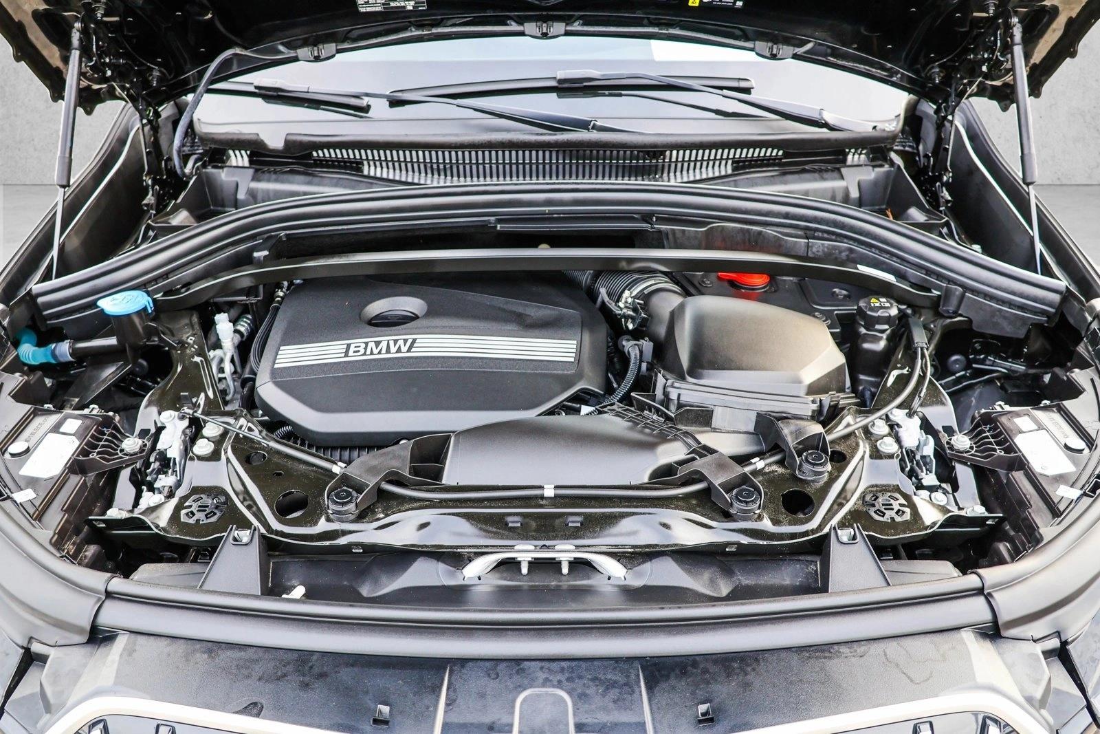 2025 BMW X1 - Image 27