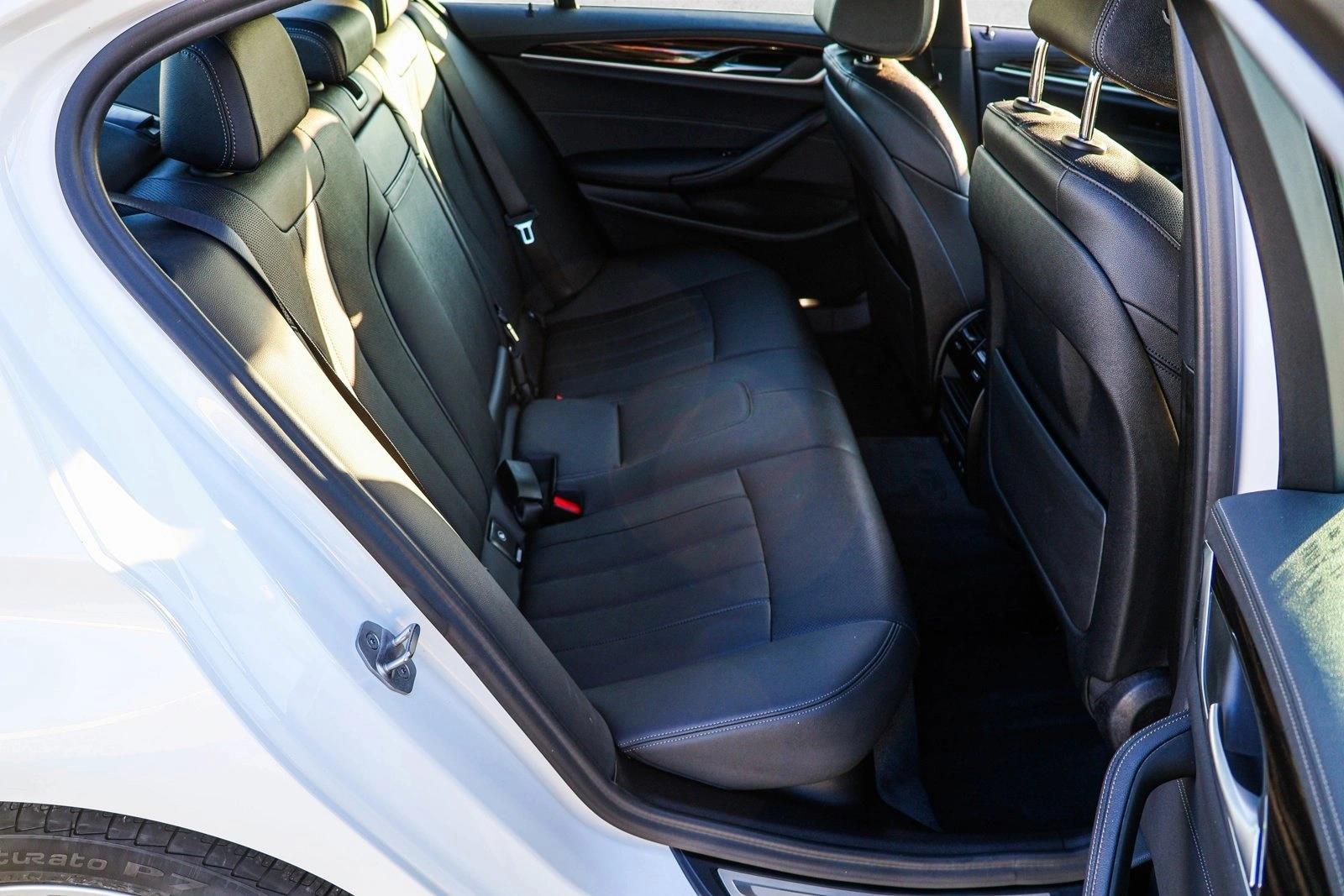 2022 BMW 530I - Image 26