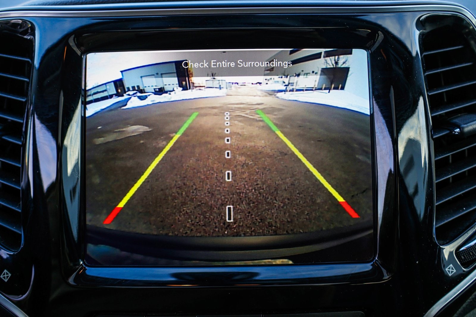 2019 JEEP CHEROKEE - Image 19