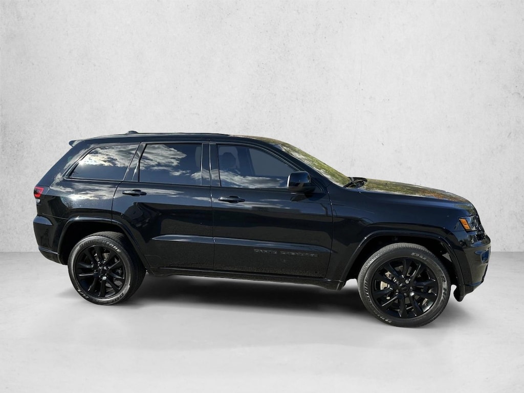 Used 2021 Jeep Grand Cherokee Laredo SUV
