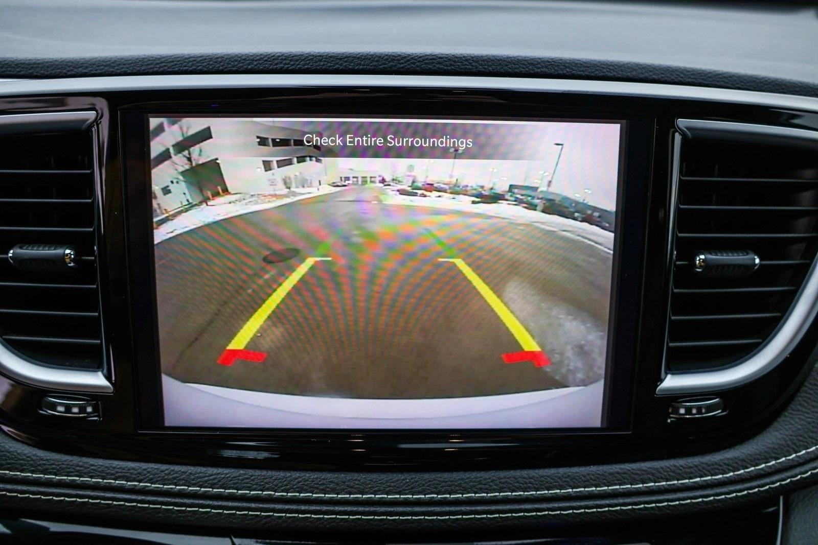 2025 CHRYSLER PACIFICA - Image 19