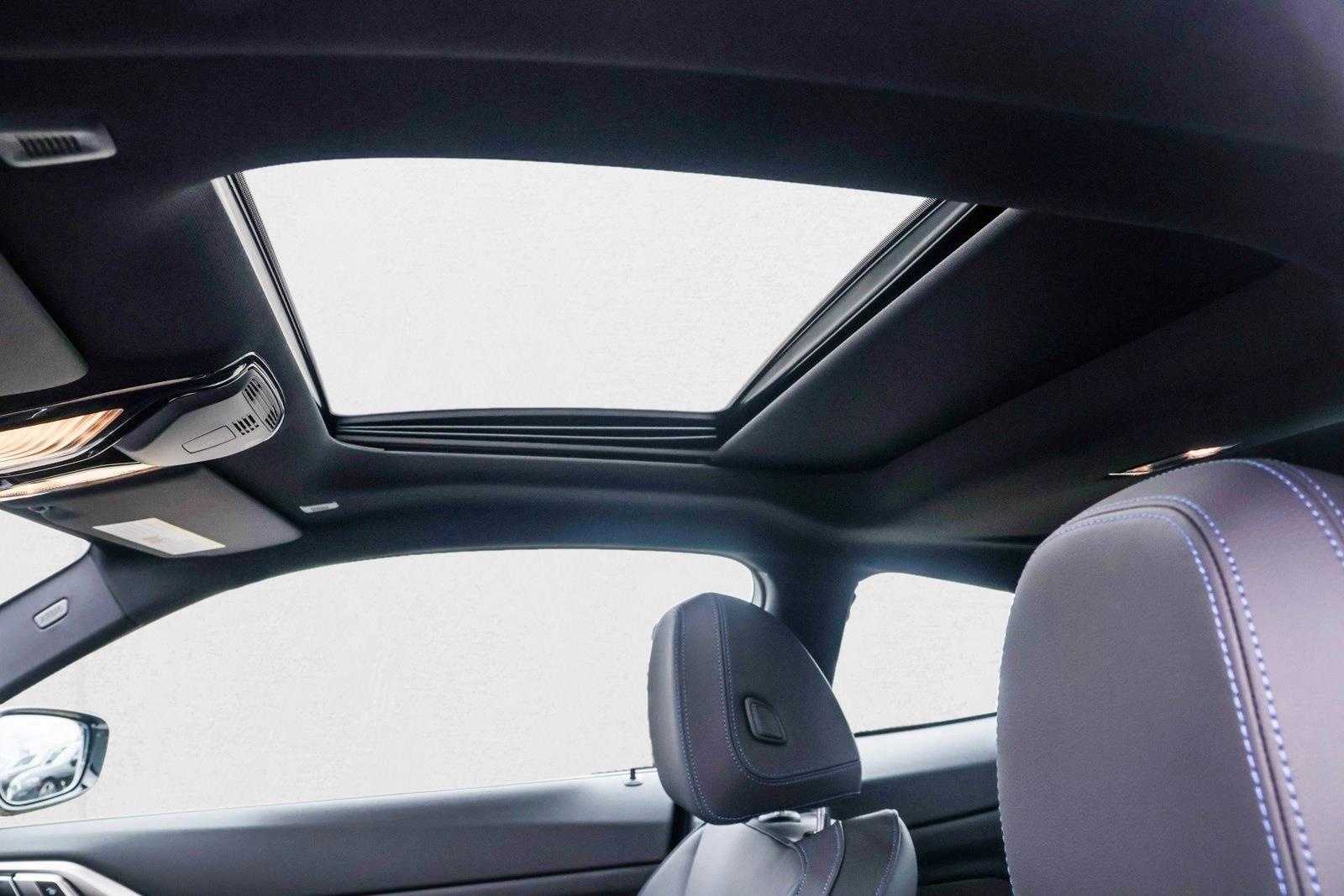 2025 BMW M440I - Image 11