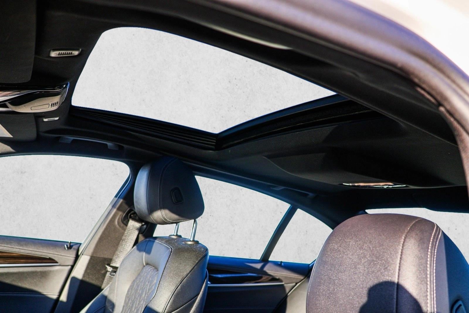 2022 BMW 530I - Image 11