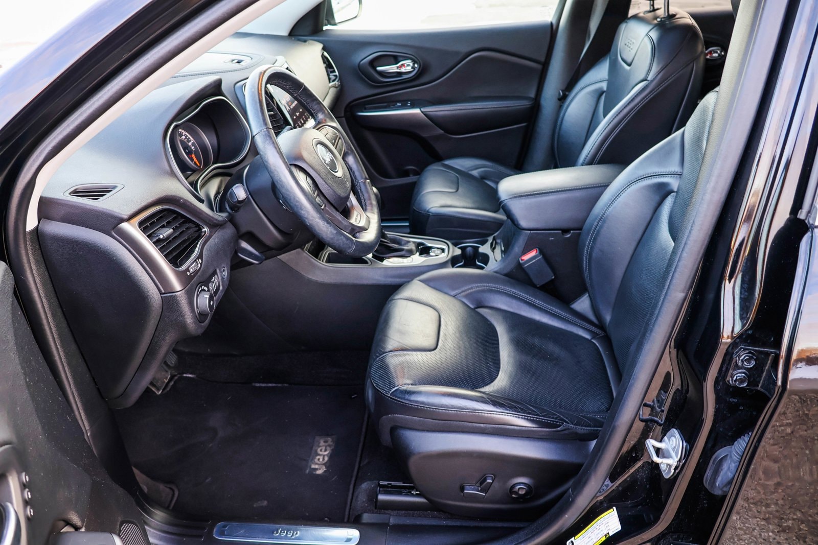 2019 JEEP CHEROKEE - Image 12