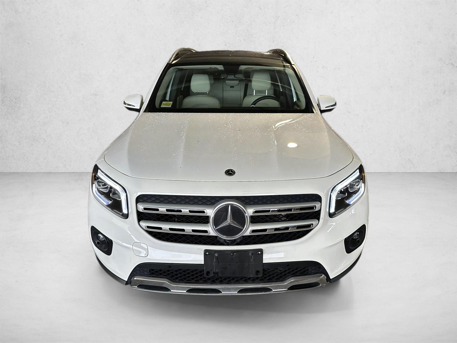 2023 Mercedes Benz GLB 250 4MATIC photo 2