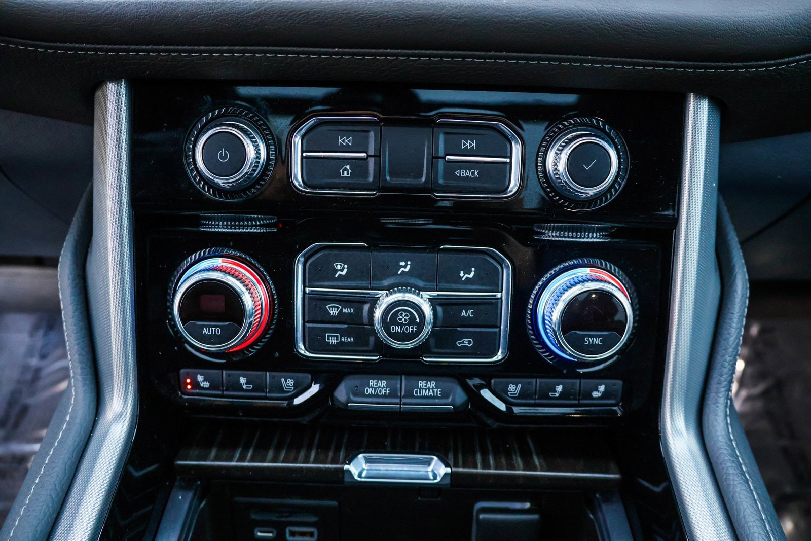 2021 GMC YUKON - Image 21