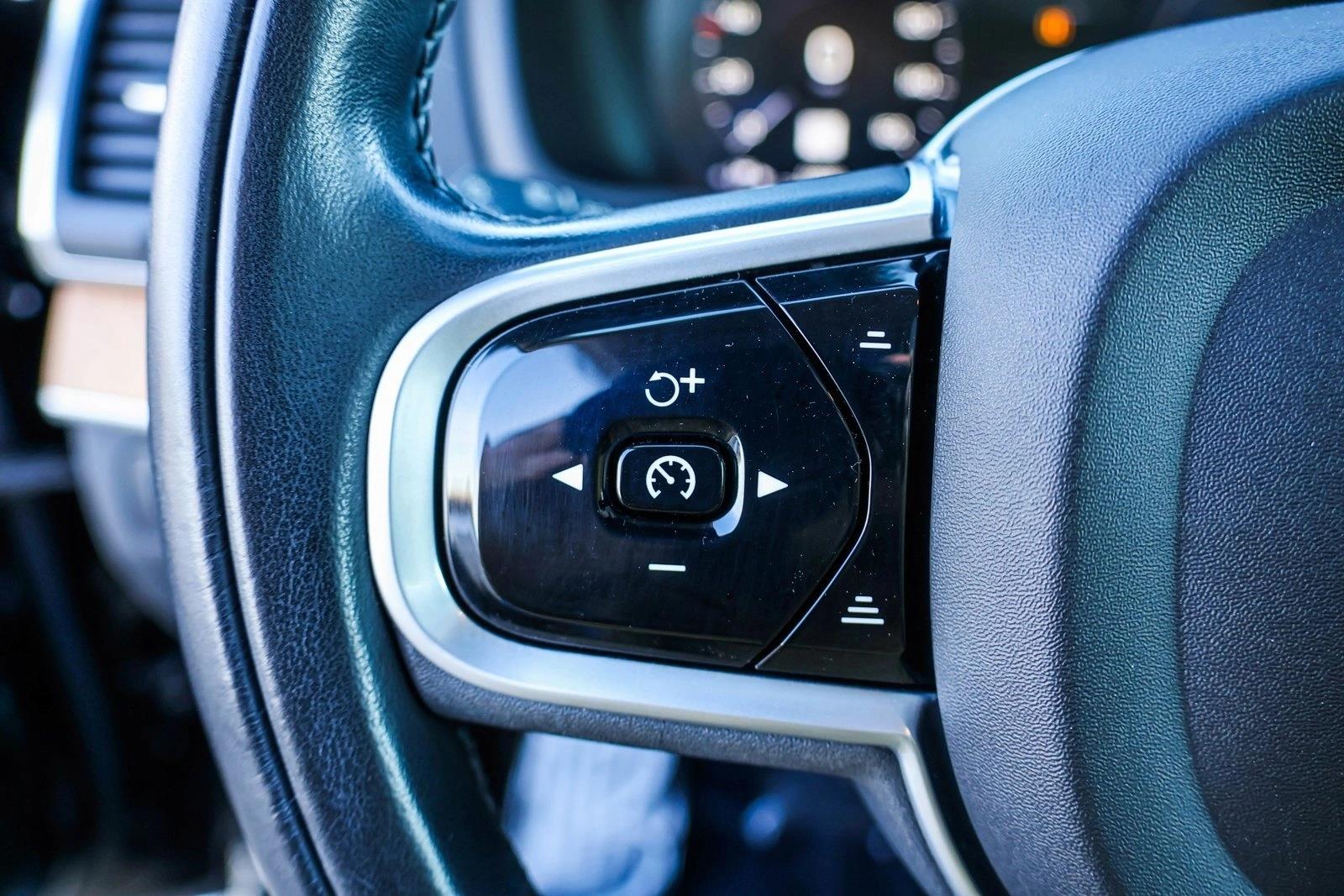 2022 VOLVO XC90 - Image 14