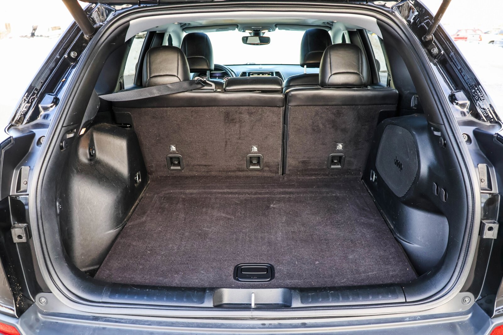 2019 JEEP CHEROKEE - Image 24