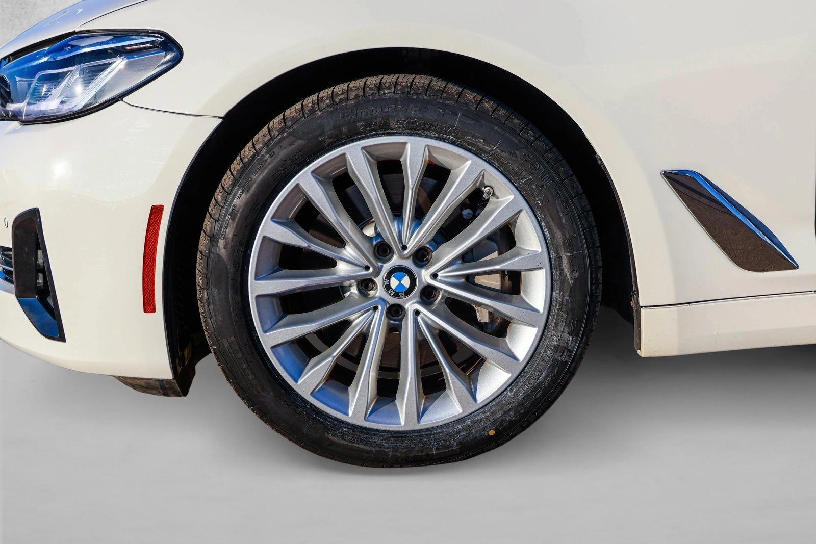 2022 BMW 530I - Image 9