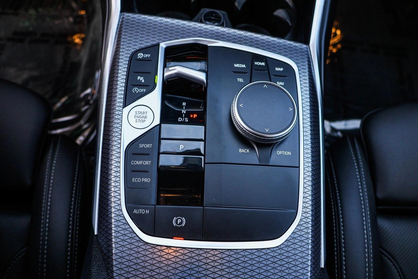 2025 BMW 330I - Image 21