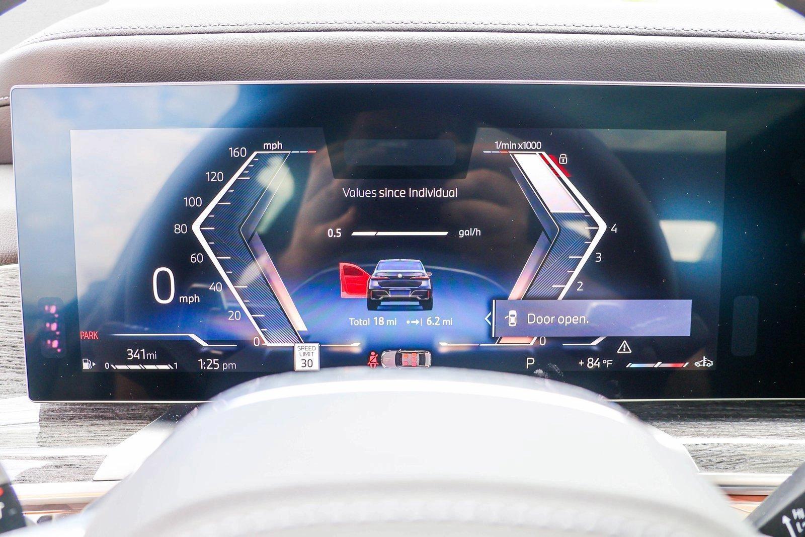 2025 BMW 7 Series 760i - Photo 14