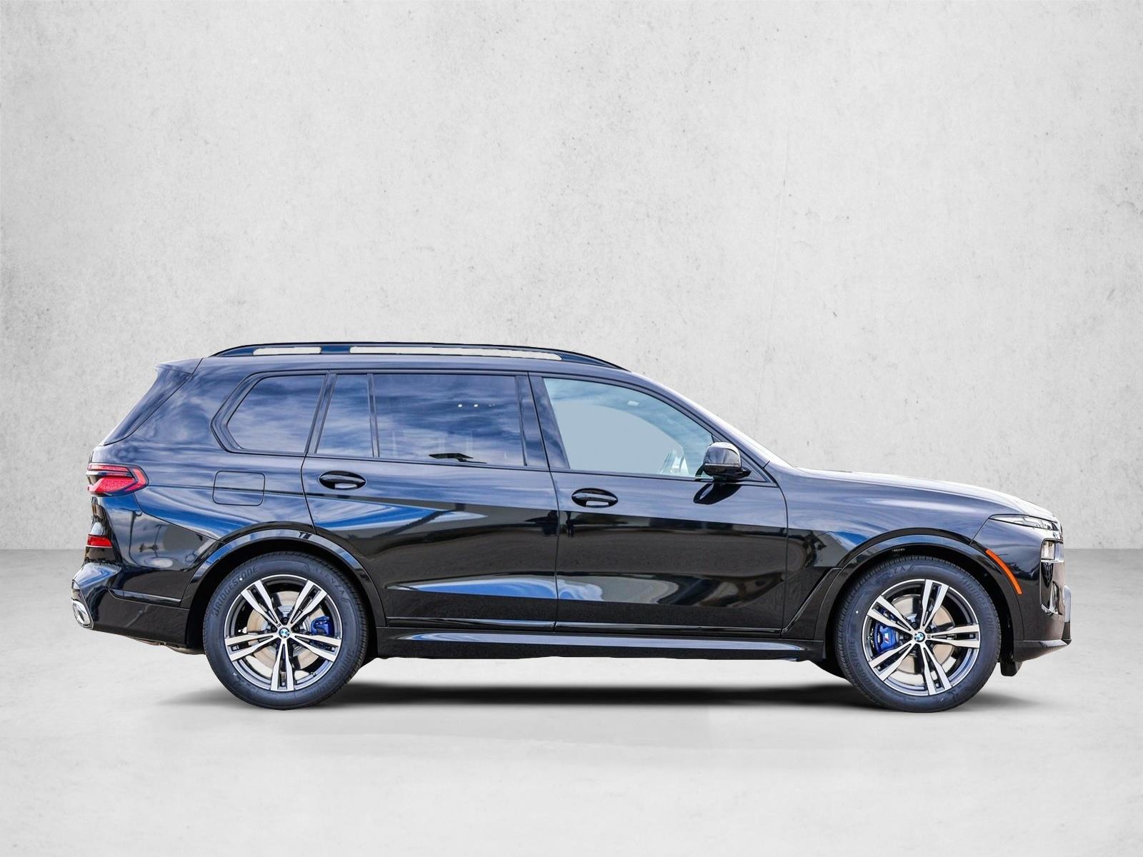 2025 BMW X7 - Image 4