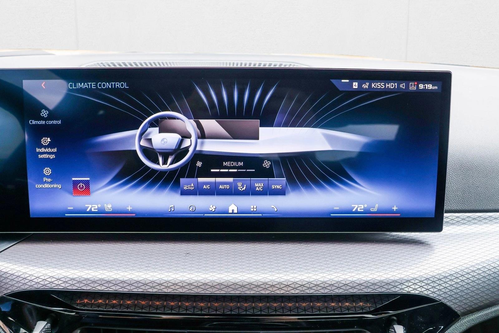 2025 BMW M440I - Image 18