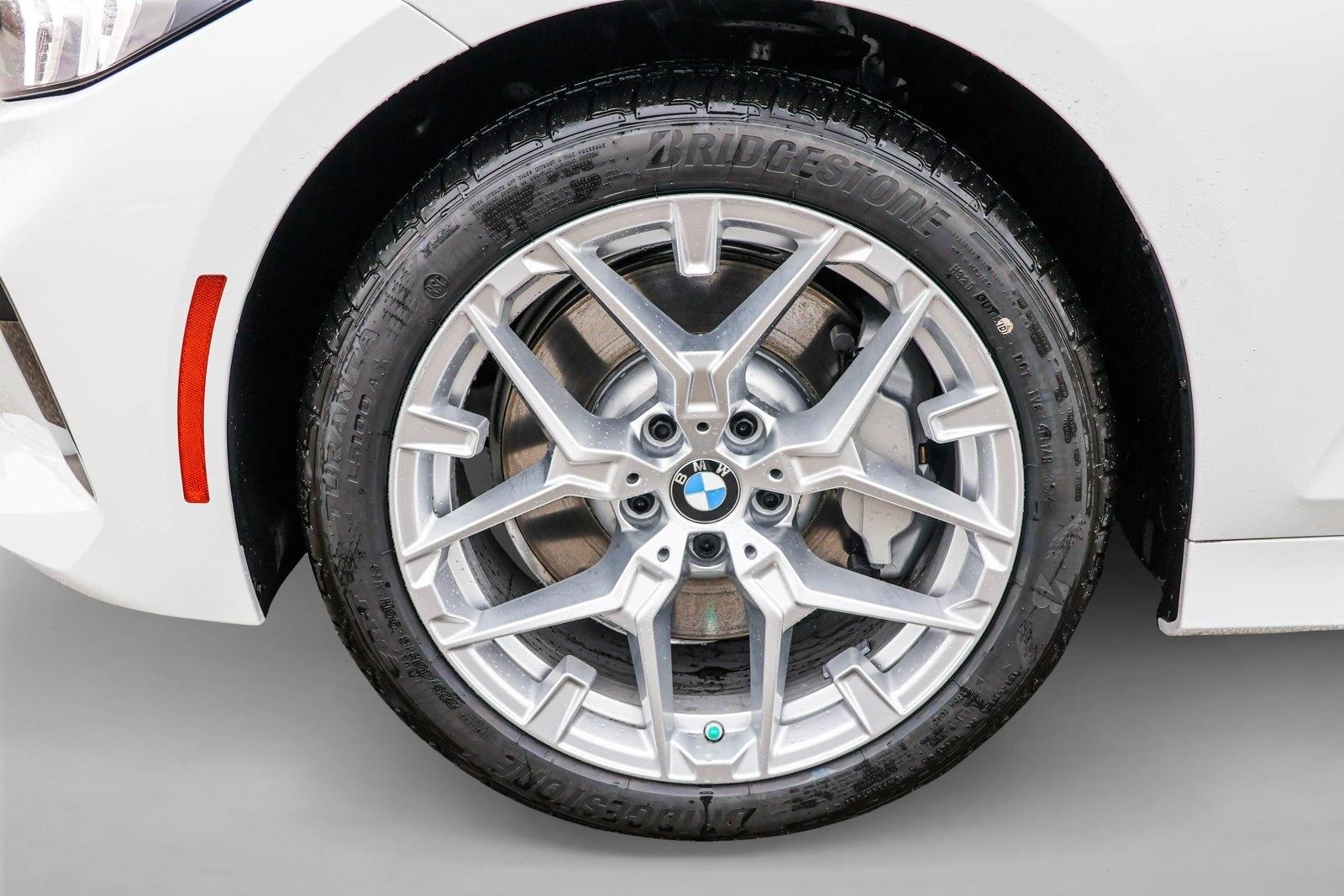 2025 BMW 330I - Image 9