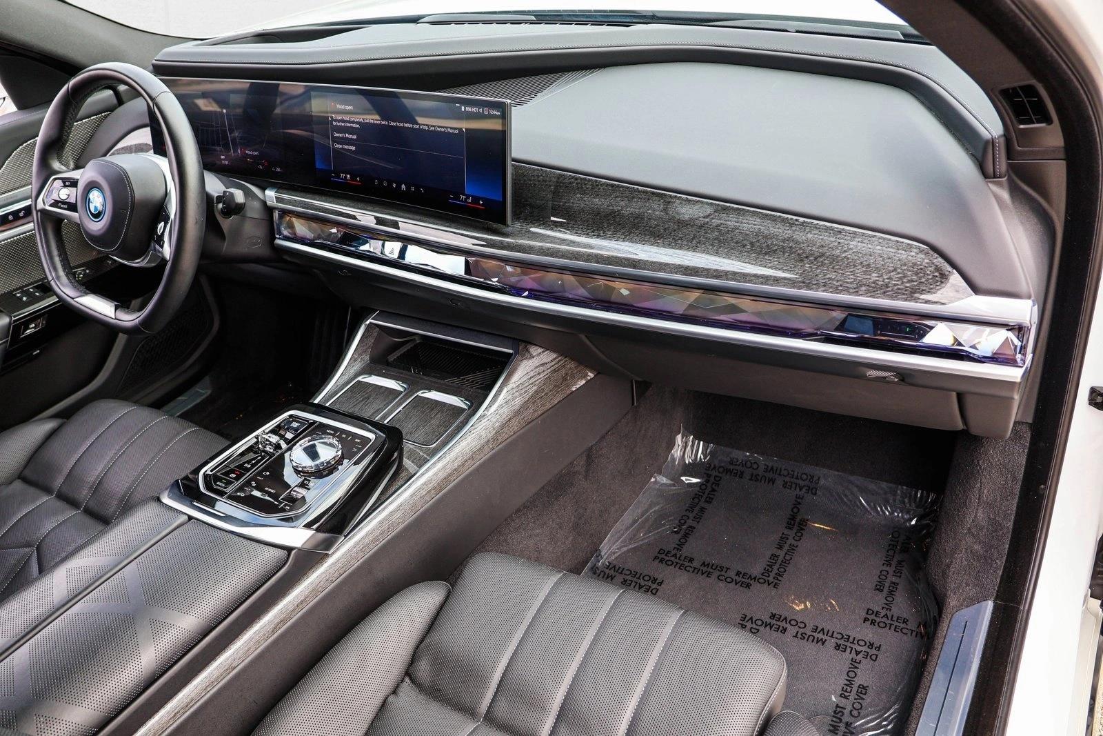 2024 BMW I7 - Image 27