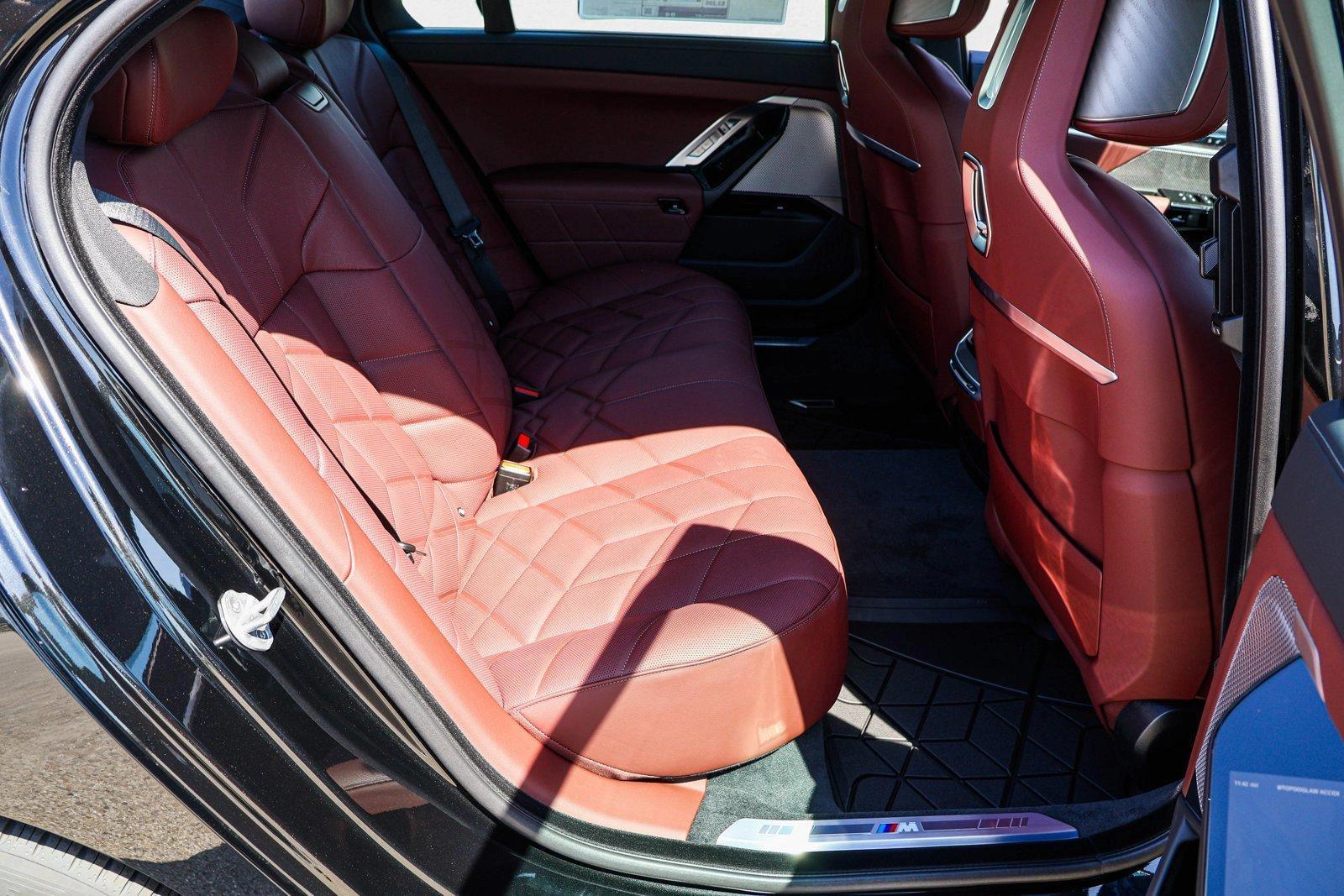 2025 BMW 7 Series 760i - Photo 24