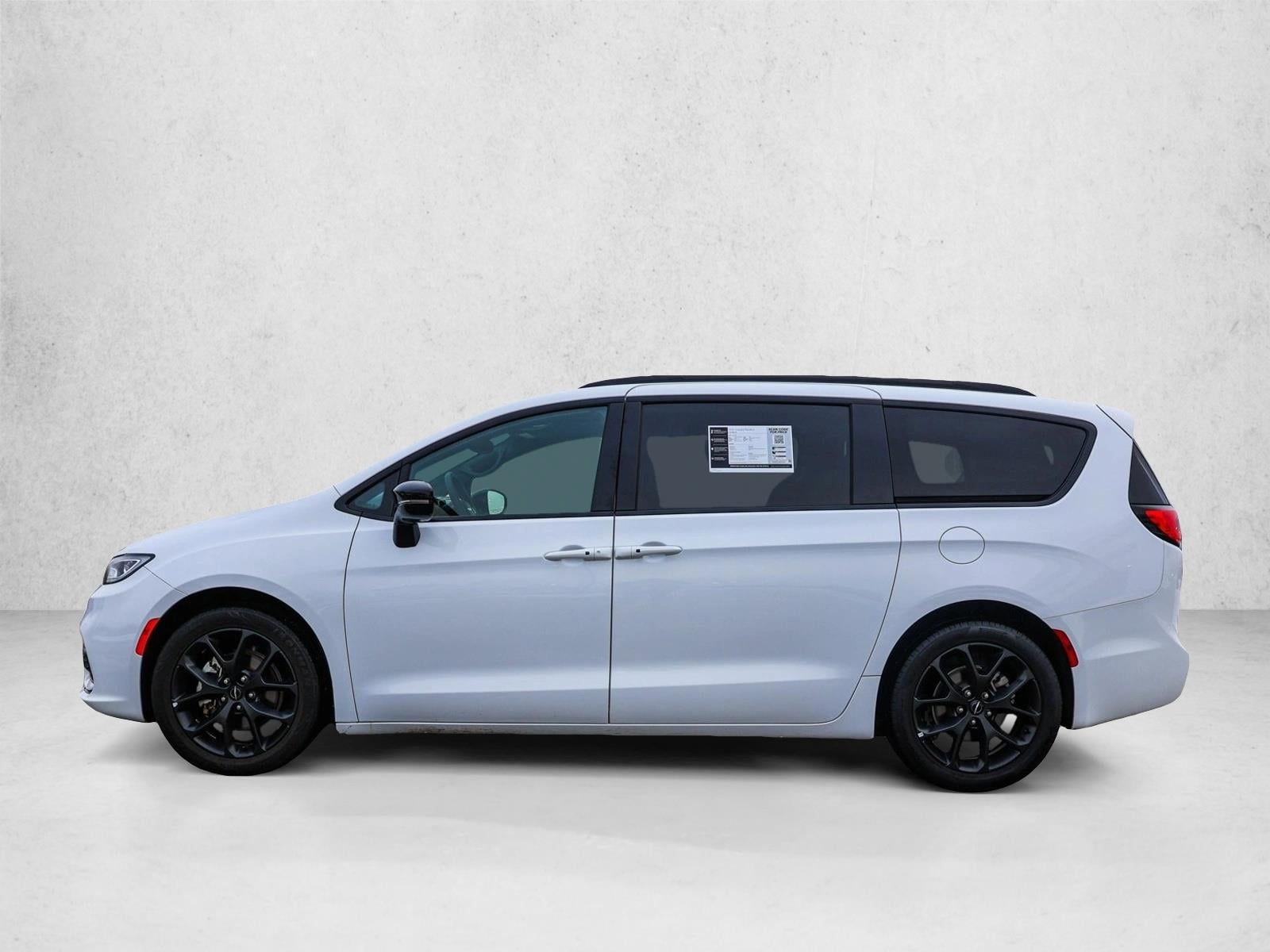 2025 CHRYSLER PACIFICA - Image 8