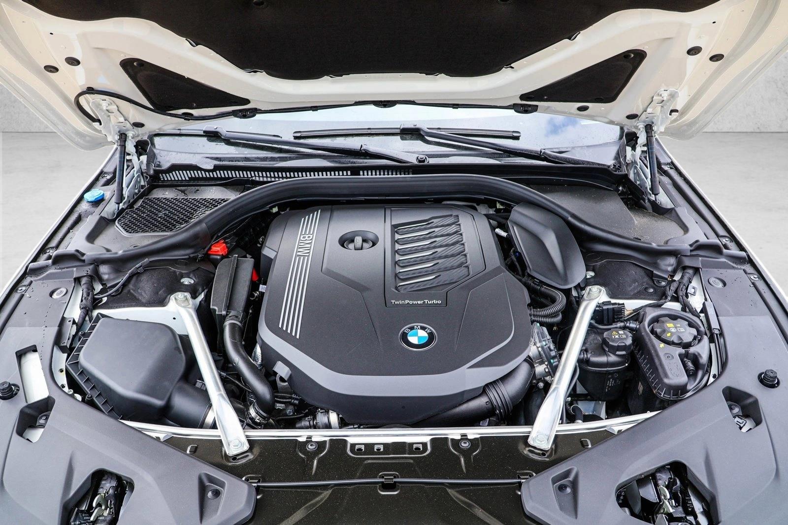 2026 BMW 8 Series 840i - Photo 22