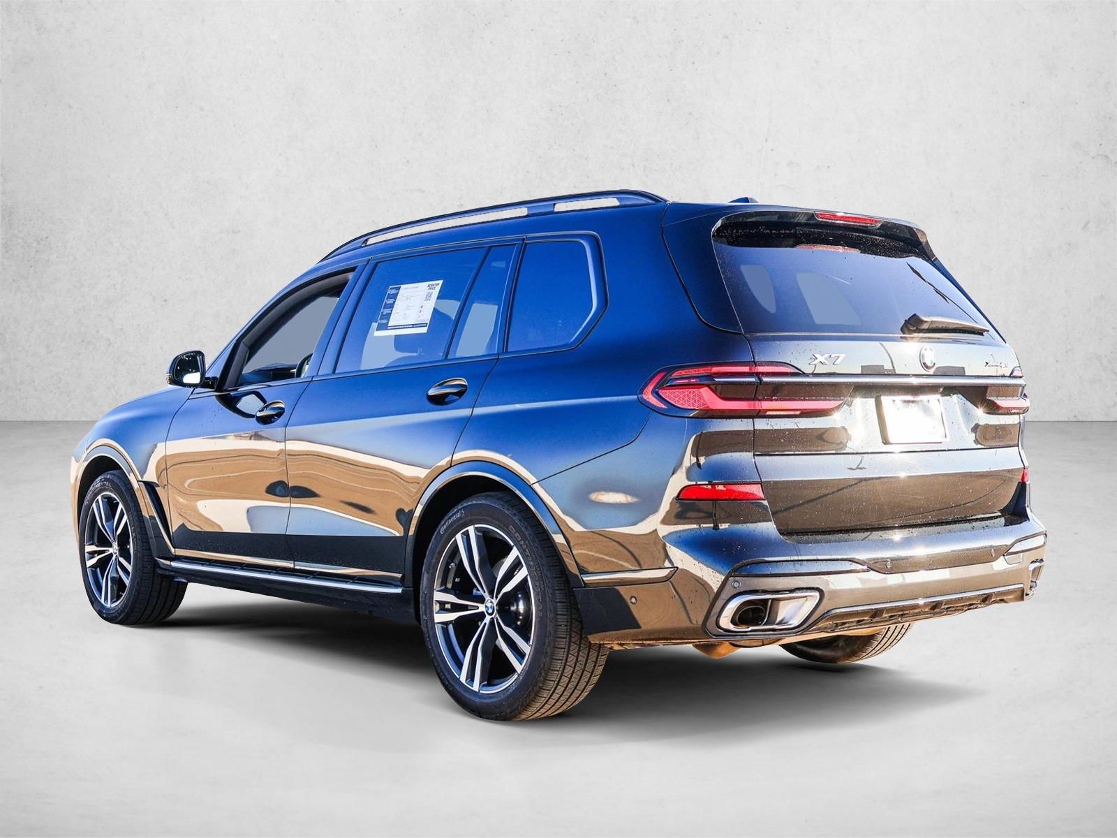 2025 BMW X7 - Image 7