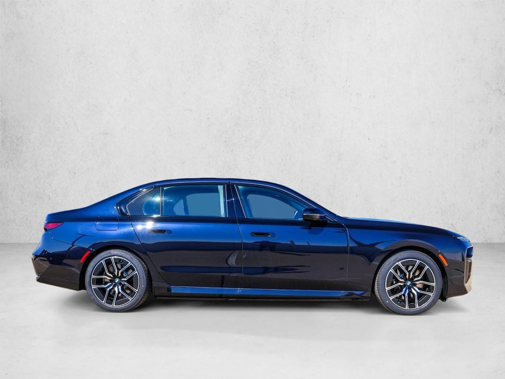 New 2026 BMW 750e xDrive Sedan