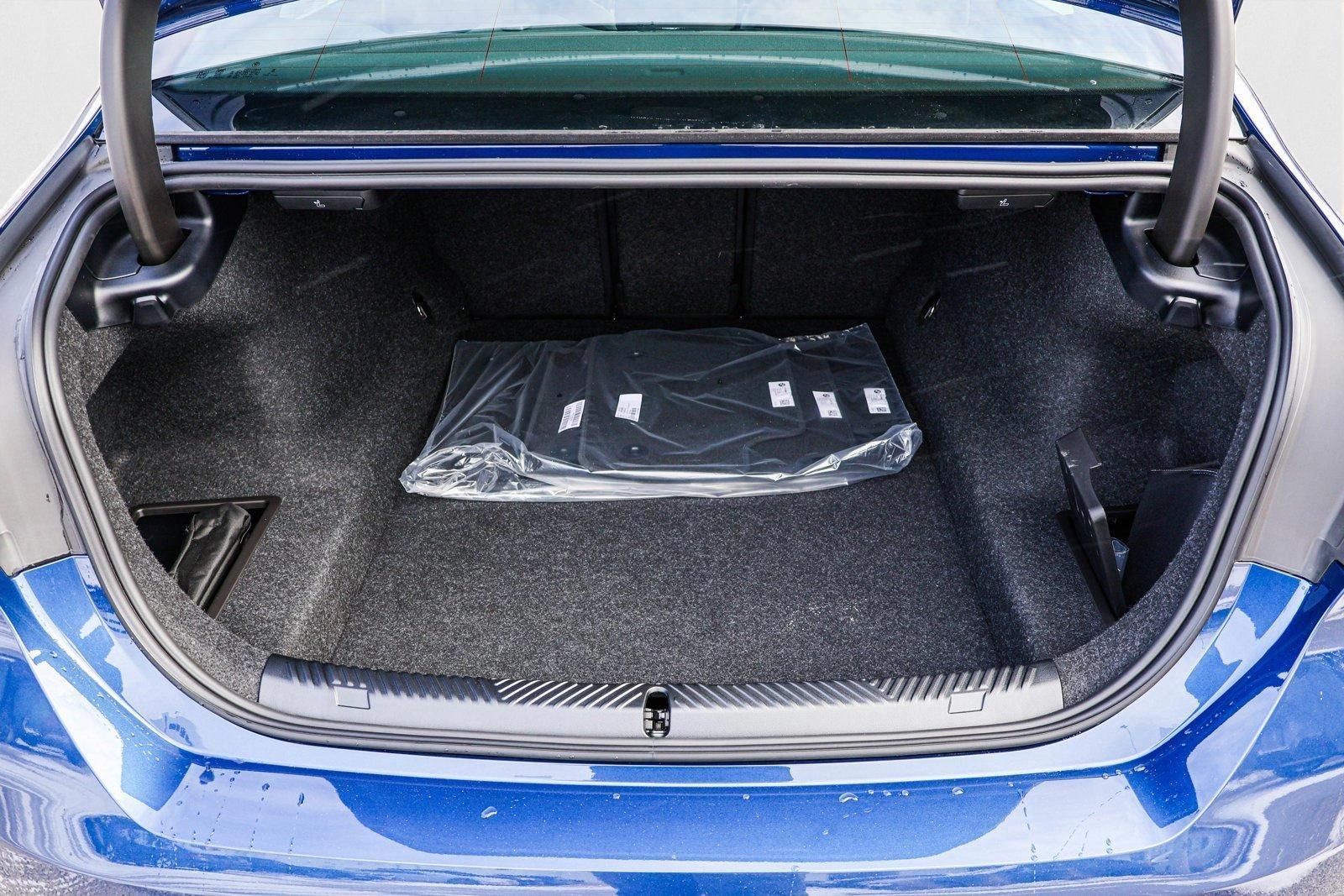 2025 BMW 530I - Image 22