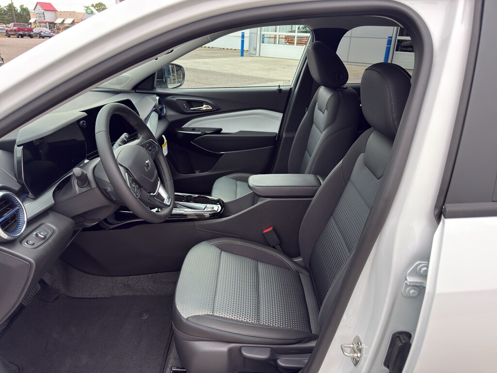 2026 Chevrolet Trax LT - Photo 12