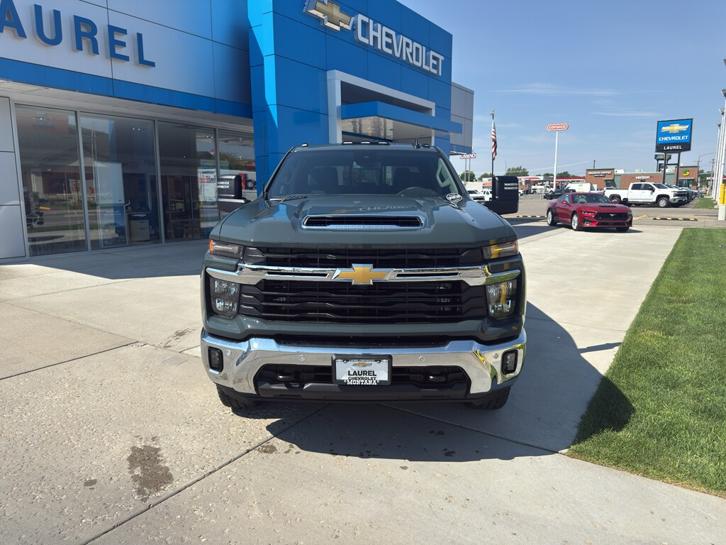 2025 Chevrolet Silverado 3500HD LT photo 4