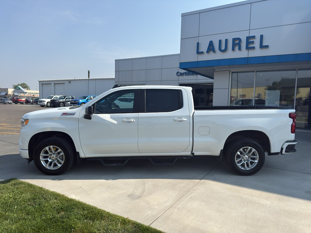 2023 Chevrolet Silverado 1500 RST photo 2
