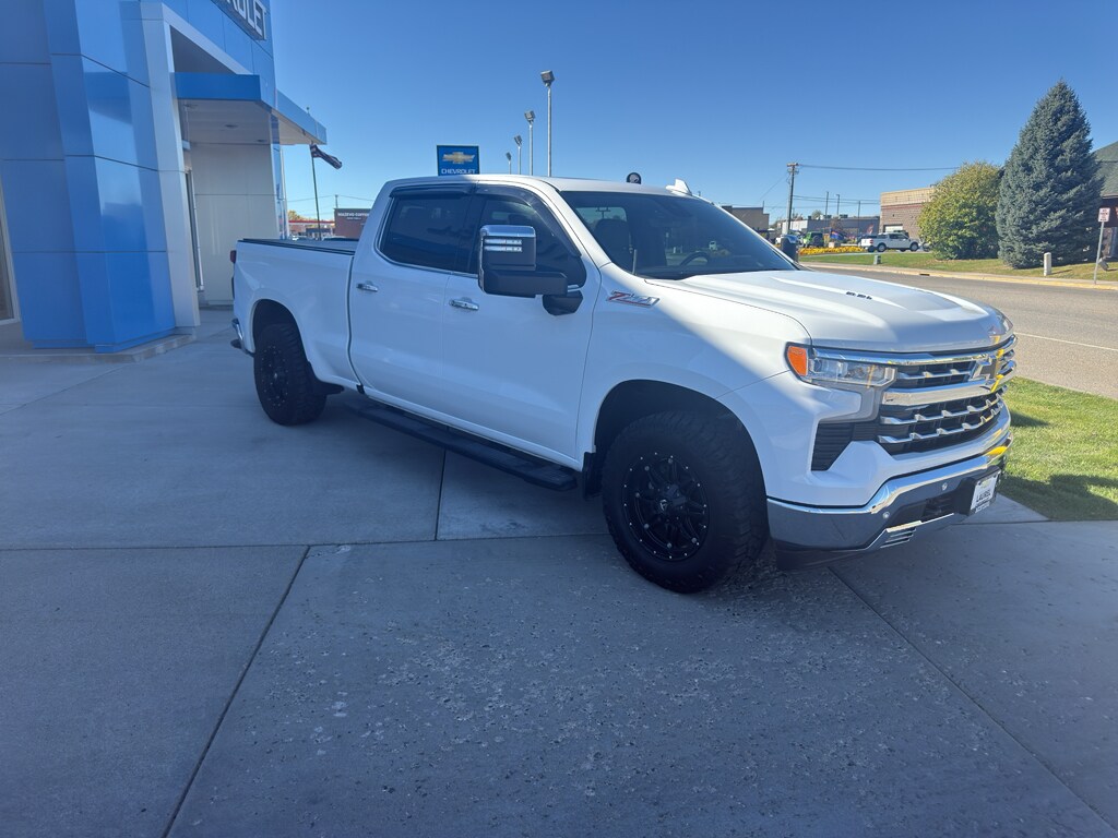 2023 Chevrolet Silverado 1500 LTZ photo 3