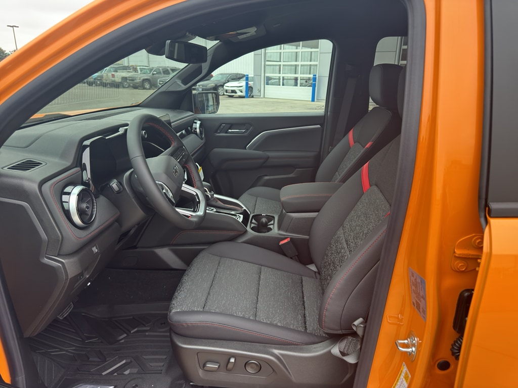 2026 Chevrolet Colorado Z71 - Photo 12