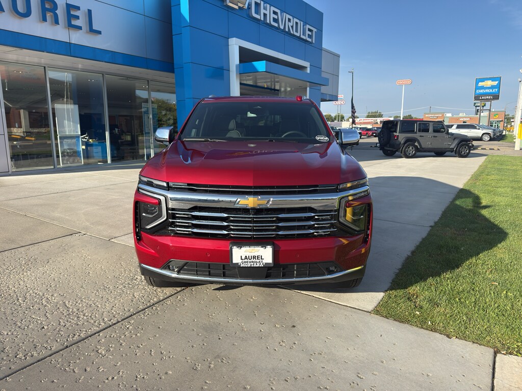 2025 Chevrolet Suburban Premier photo 2