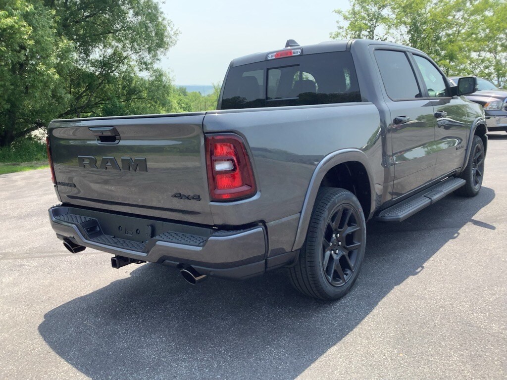 2025 Ram 1500 Laramie photo 3