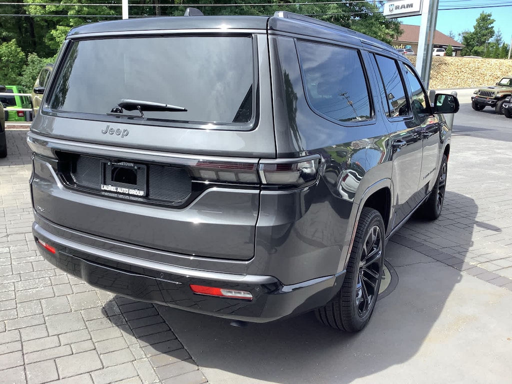 New 2026 Jeep Grand Wagoneer Summit Reserve Sport Utility
