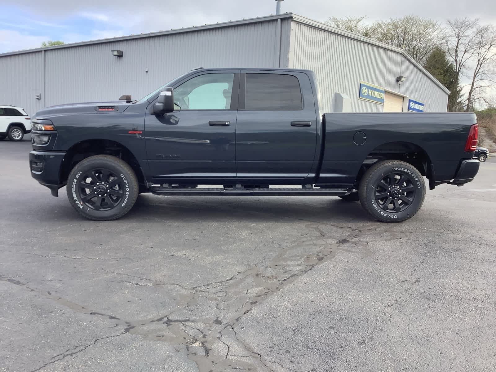 View vehicle photo 7
