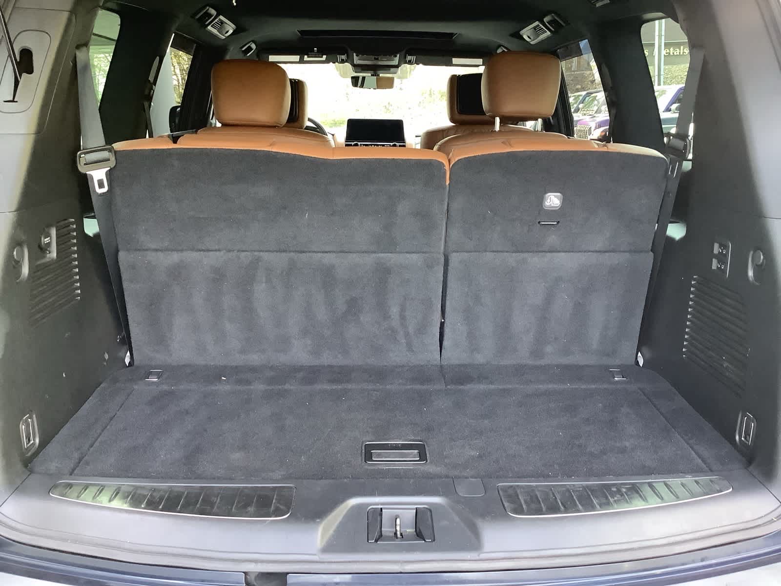2023 INFINITI QX80 Sensory 4WD - Photo 11