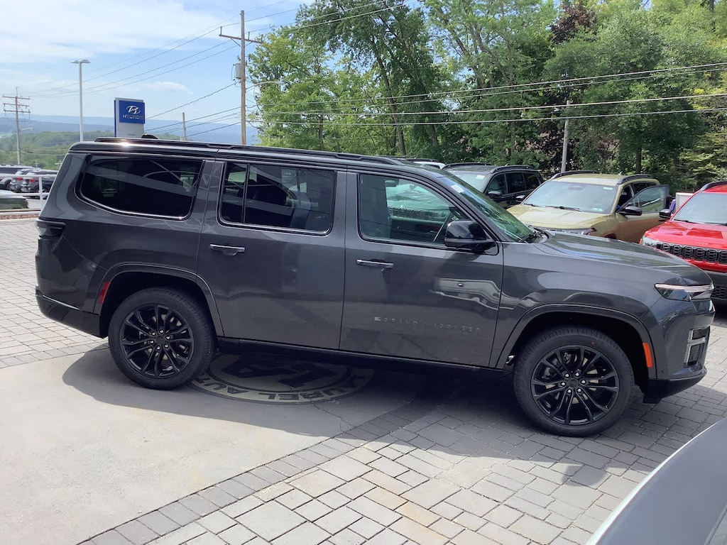 New 2026 Jeep Grand Wagoneer Summit Reserve Sport Utility
