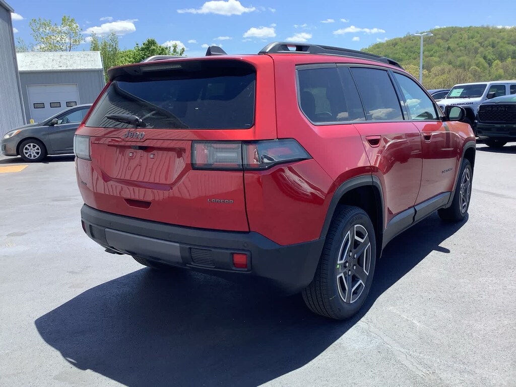New 2026 Jeep Cherokee Laredo Sport Utility
