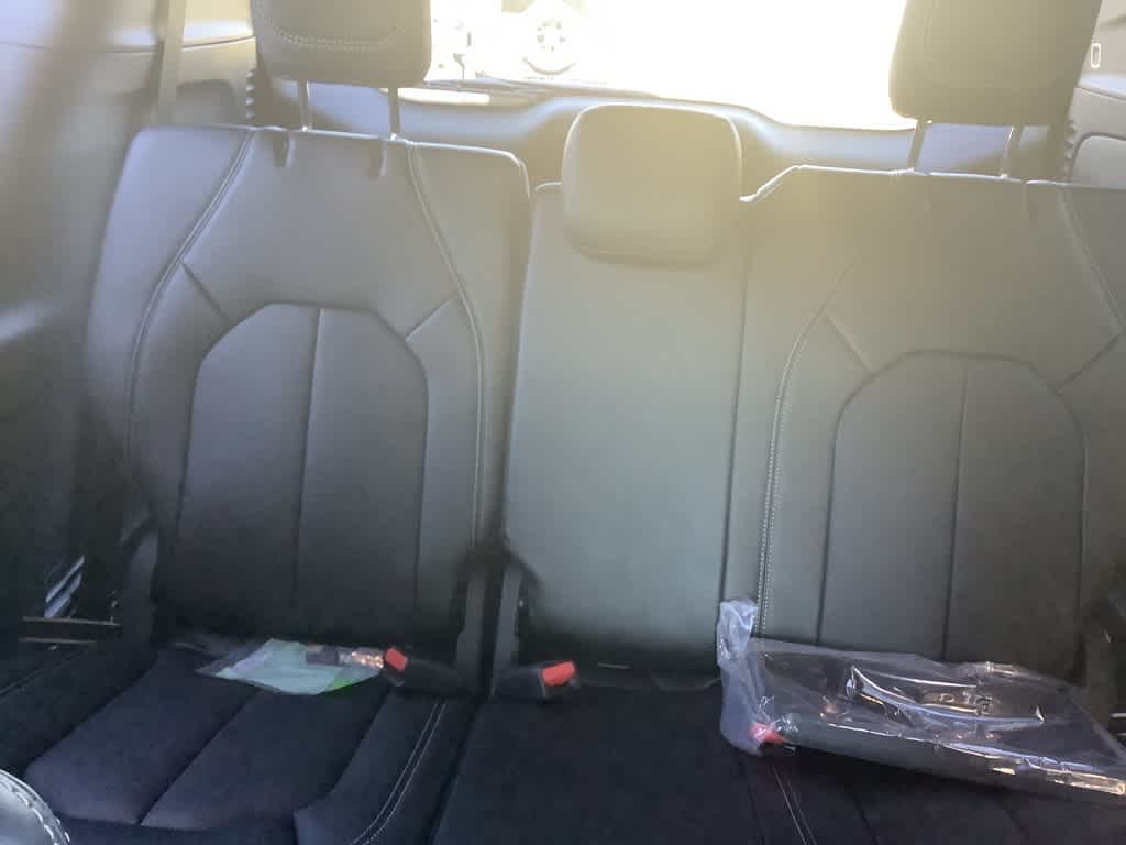 2026 Chrysler Pacifica Select - Photo 14