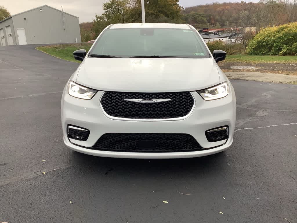 2026 Chrysler Pacifica Select - Photo 10