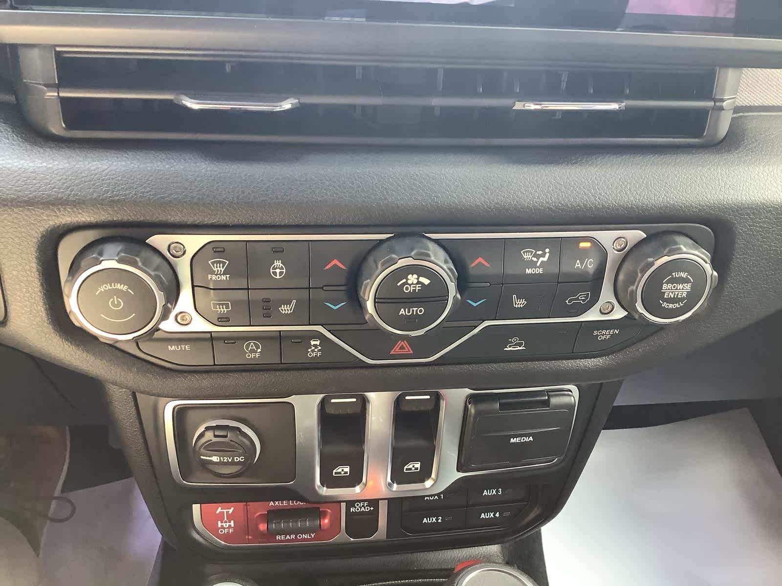 2026 Jeep Wrangler 2-Door Willys - Photo 19