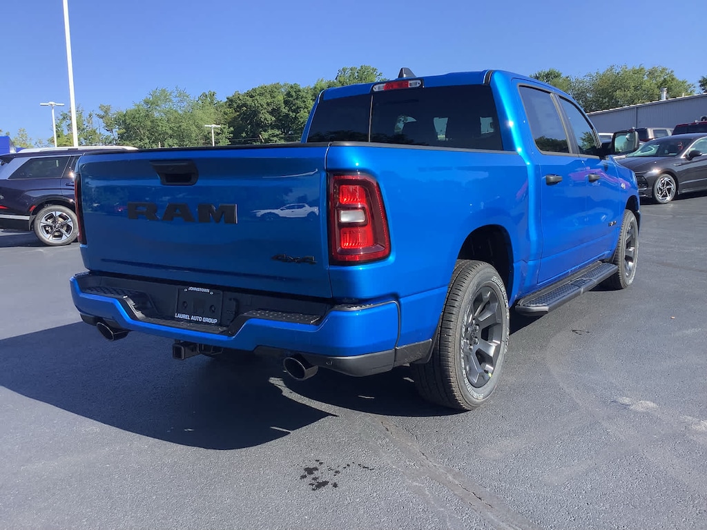 New 2026 Ram 1500 Express 4x4 Crew Cab 57 Box Pickup