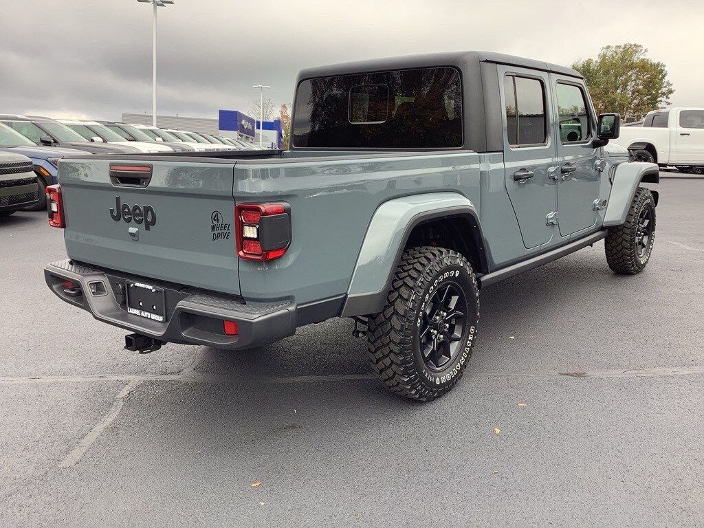 2025 Jeep Gladiator Willys photo 3